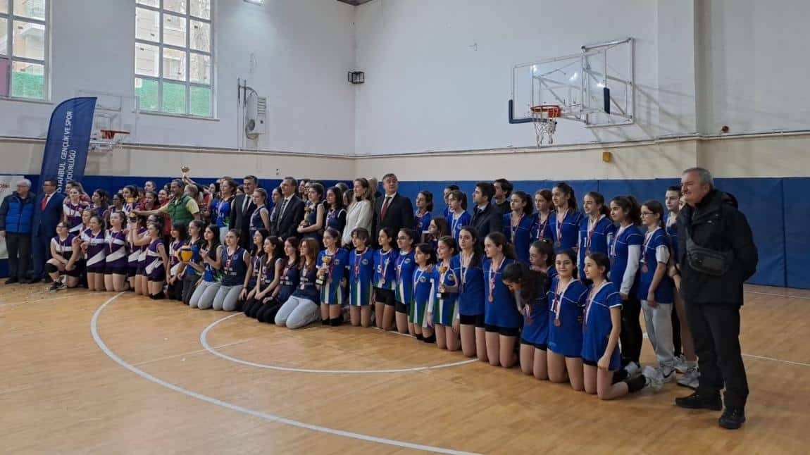 Okul Spor Klüpleri Voleybol Şampiyonası Yıldızlar Kategorisinde Kupamızı Aldık!